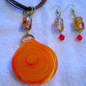 "Don't Mess Wit Texas" earring and necklace set